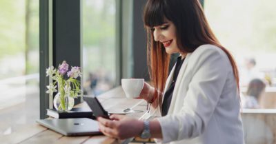 DLACZEGO WARTO PROWADZIĆ TRANSMISJE NA ŻYWO?